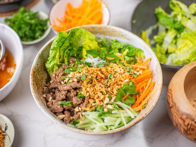 Southern Style Beef Noodle (Bún Bò Xào) at Hoa Phuong Do